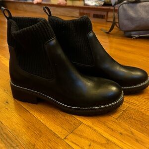 Never worn women’s boots